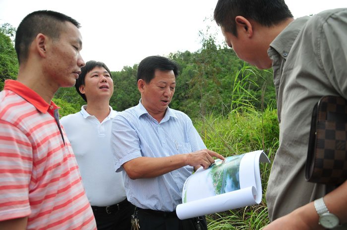 中德集團董事考察園區境內水庫